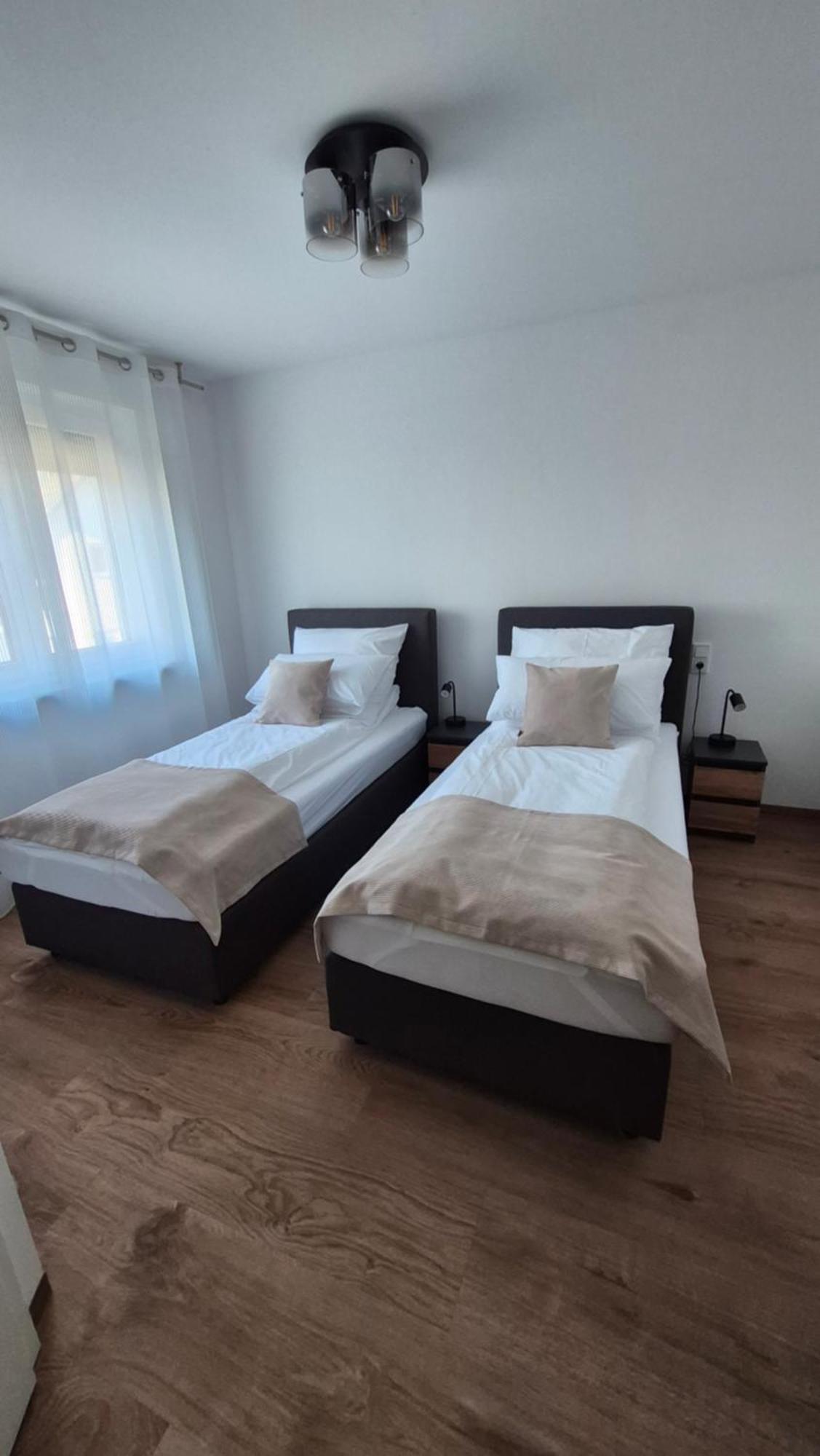 Apartments Seibel Doppel-Zweibettzimmer Mit Bad Reutlingen Exterior photo